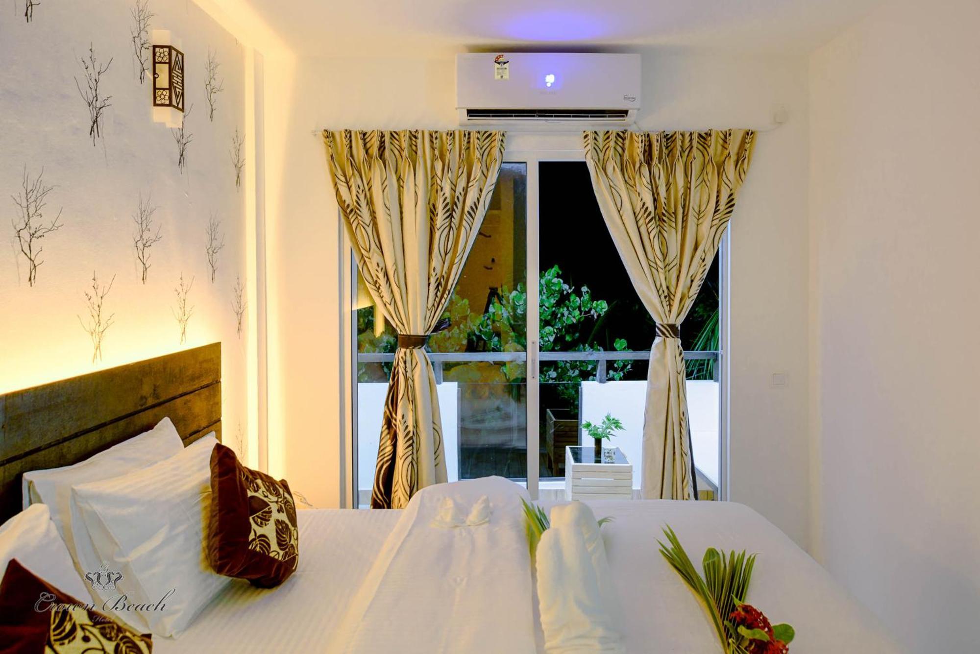คราวน์ บีช วิลลา Hotel ดิฟฟูชิ ภายนอก รูปภาพ